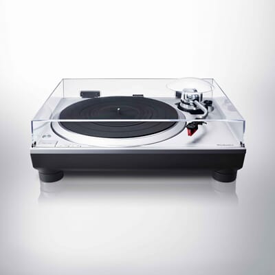 980009601_Rel technics_sl1500c_above_front_with_cover_square.jpg
