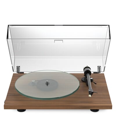 WEB_Image_Pro-Ject_T2_Black_Rainier_-_valnøtt_Med__t2-walnut-dustcover-36993733_plid_24669.jpg