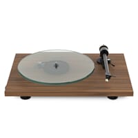 WEB_Image_Pro-Ject_T2_Black_Rainier_-_valnøtt_Med__t2-walnut-frontal-1918404388_plid_24669.jpg