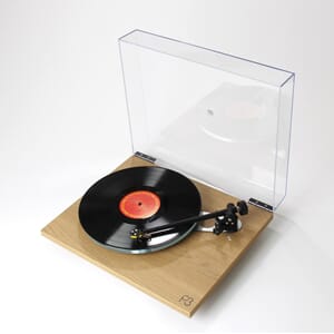 WEB_Image_Rega_Planar_3_platespiller_-_Oak_Uten_PU_rega_planar_3_oak-2110242566_plid_235518.jpg