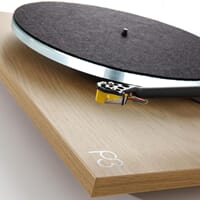 WEB_Image_Rega_Planar_3_platespiller_-_Oak_Uten_PU_rega_planar_3_oak_41631073772_plid_235518.jpg
