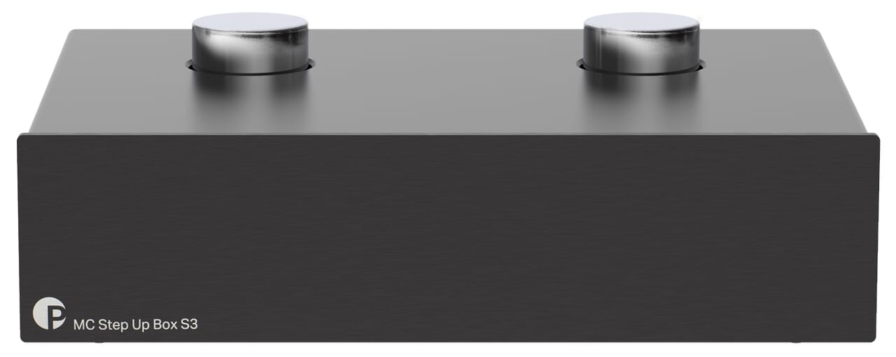 _wideWEB_Image_Pro-Ject_MC_Step_Up_Box_S3_-_sort__mc-step-up-box-black-frontal-cutout-1433353777_plid_23148.jpg