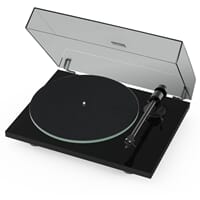WEB_Image_Pro-Ject_T1_EVO_-_piano_sort_Platespille_t1-evo-hg-black_feltmat_dustvocer-front-1653962095_plid_25533.jpg