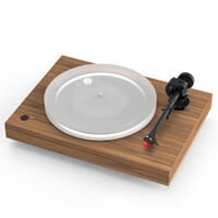 WEB_Image_Pro-Ject_X2_B_platespiller_-_valnøtt_Ort_x2-b-walnut-quintetred-115444513_plid_17996.jpg