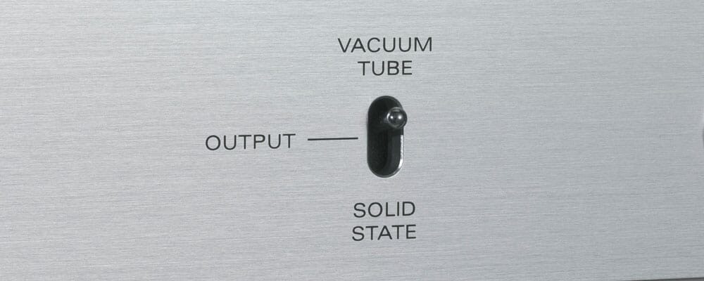 D-380_output_switch.jpg