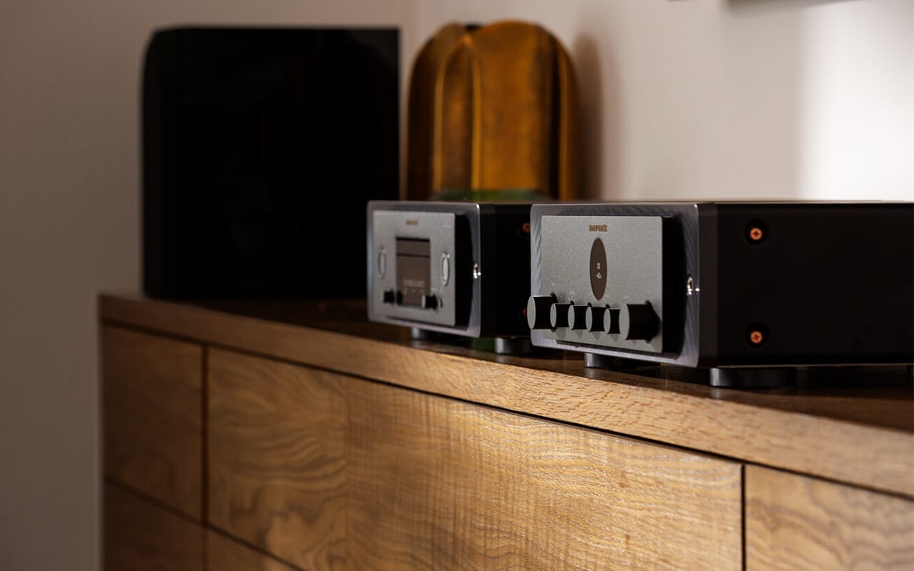 Marantz_Model50_web_editorial_0003_Marantz Model 50 CD 50n lifestyle 2.jpg